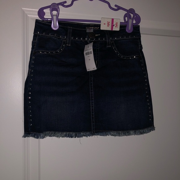 8 girls NWOT Super Cute Studded Denim jean Skort - Picture 4 of 6